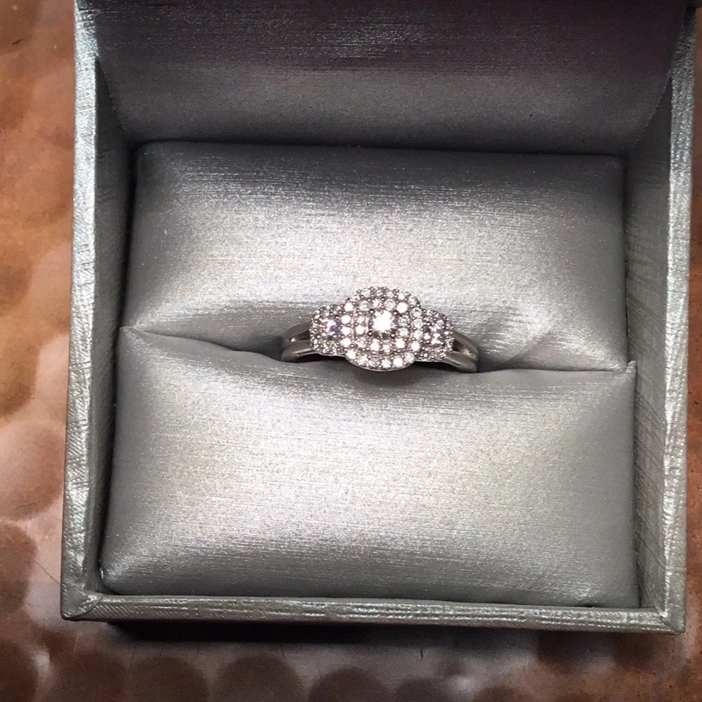 Beautiful! Diamond Engagement or just because Ring - Picture 1 of 7